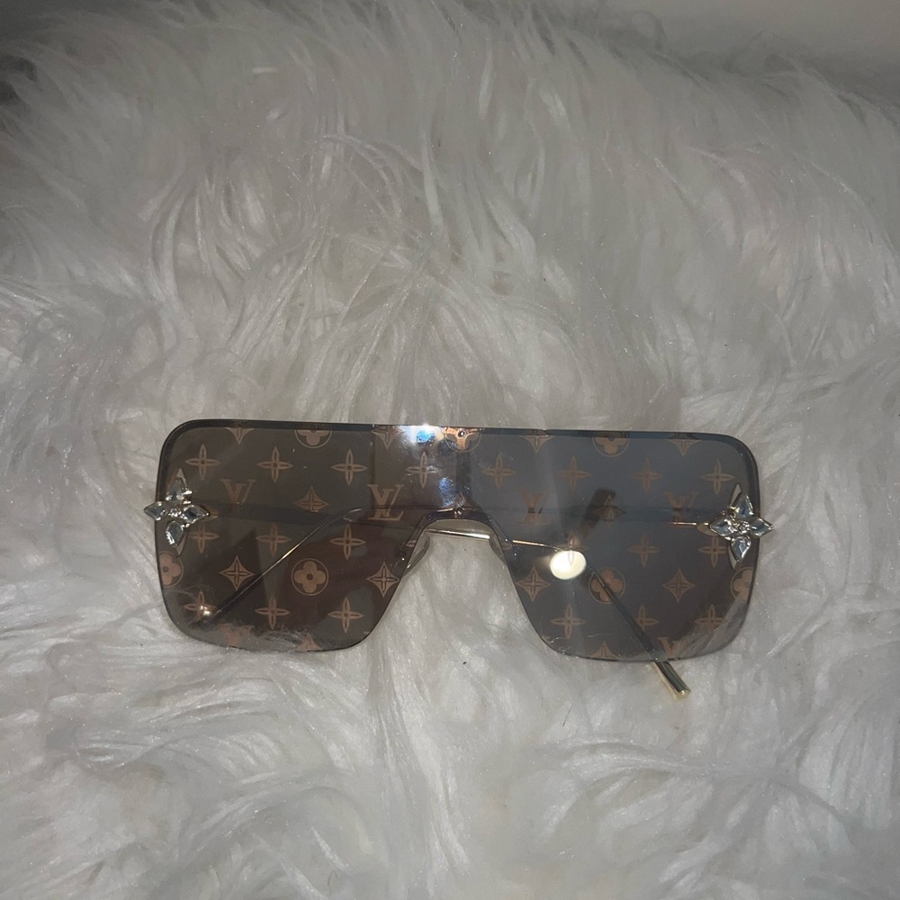 LV sunglasses (not real)